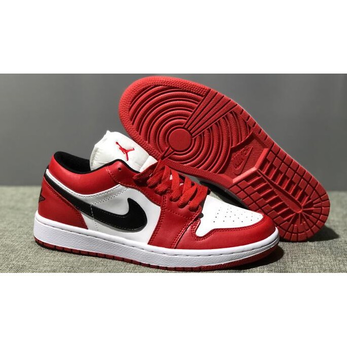 low top jordan 1 chicago