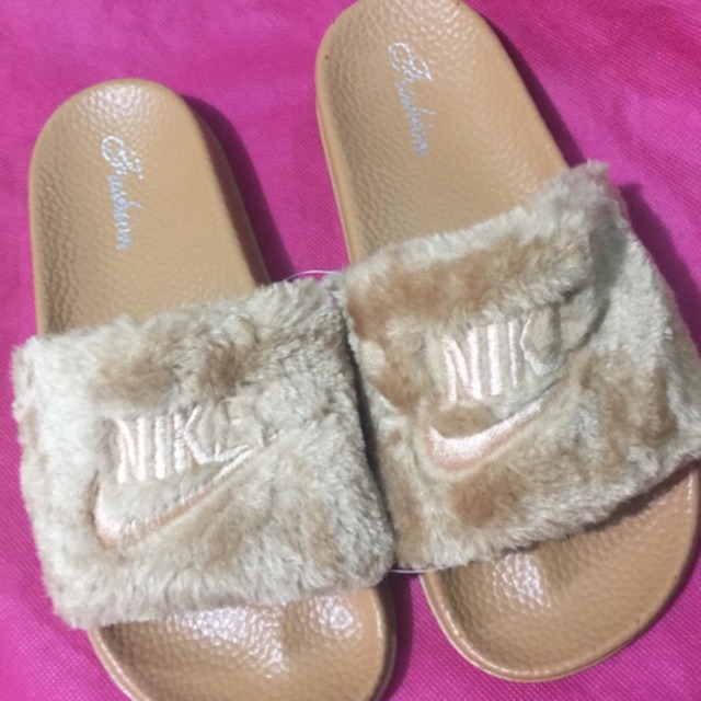 women's nike fluffy slides