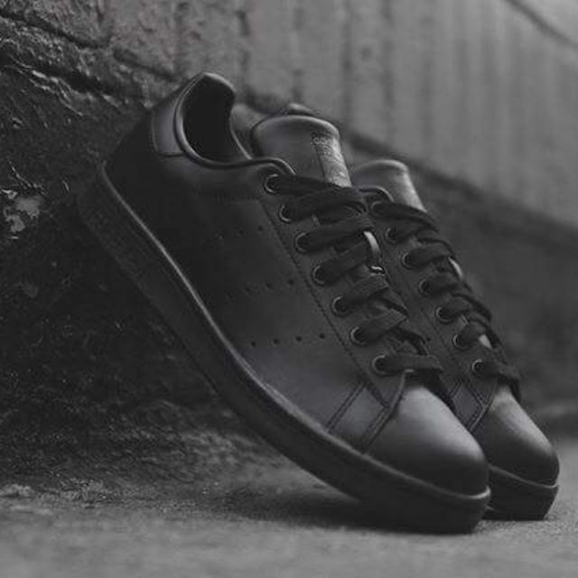 adidas stan smith triple black