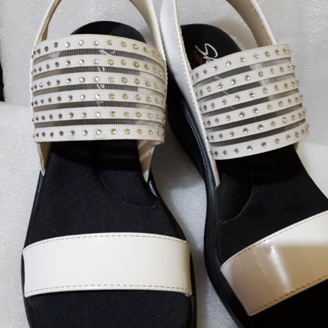 skechers sandals size 8