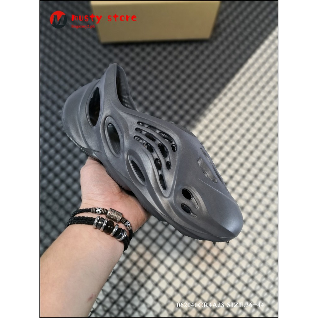 can i put yeezys in the dryer