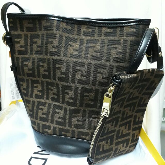fendi hobo shoulder bag
