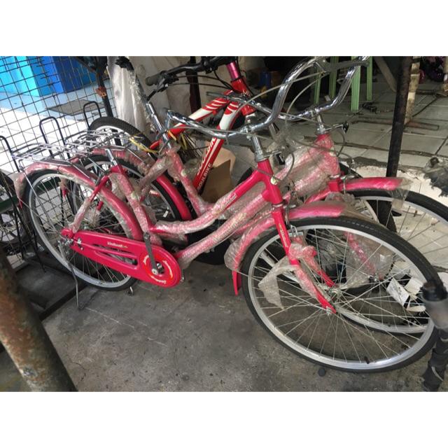 ladies bike with basket for sale