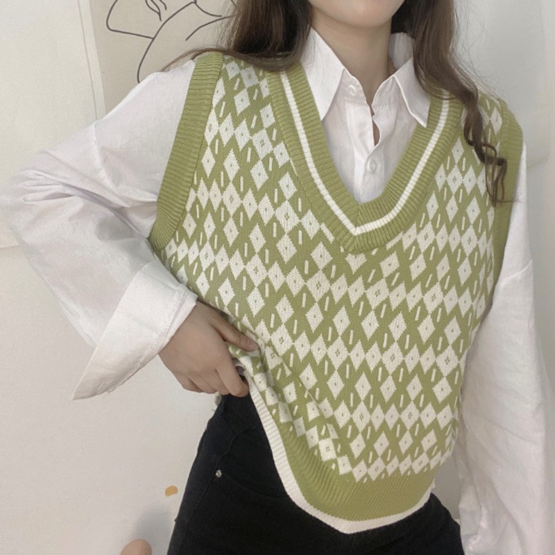 sleeveless knitted vest