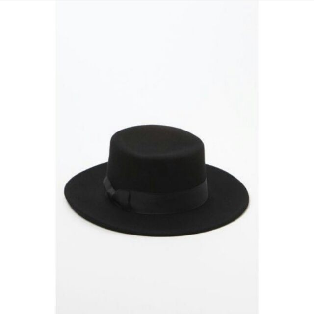 black boater hat