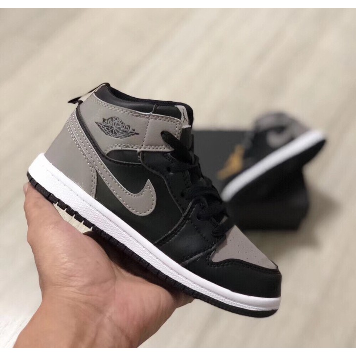 gray nike jordan 1