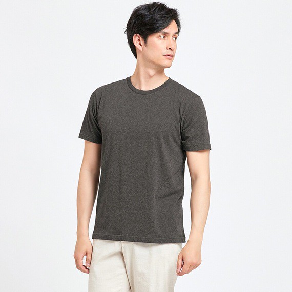 uniqlo packaged t shirt