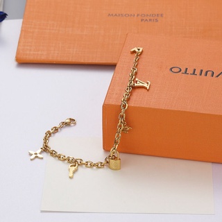 LOUIS VUITTON Lv Brand Full Diamond Extravagant Bracelets Four-Leaf Clover  Female Student Simple Kor