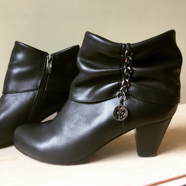 Forleria Black Leather Ankle Boots With Butterfly Charm Shopee Philippines