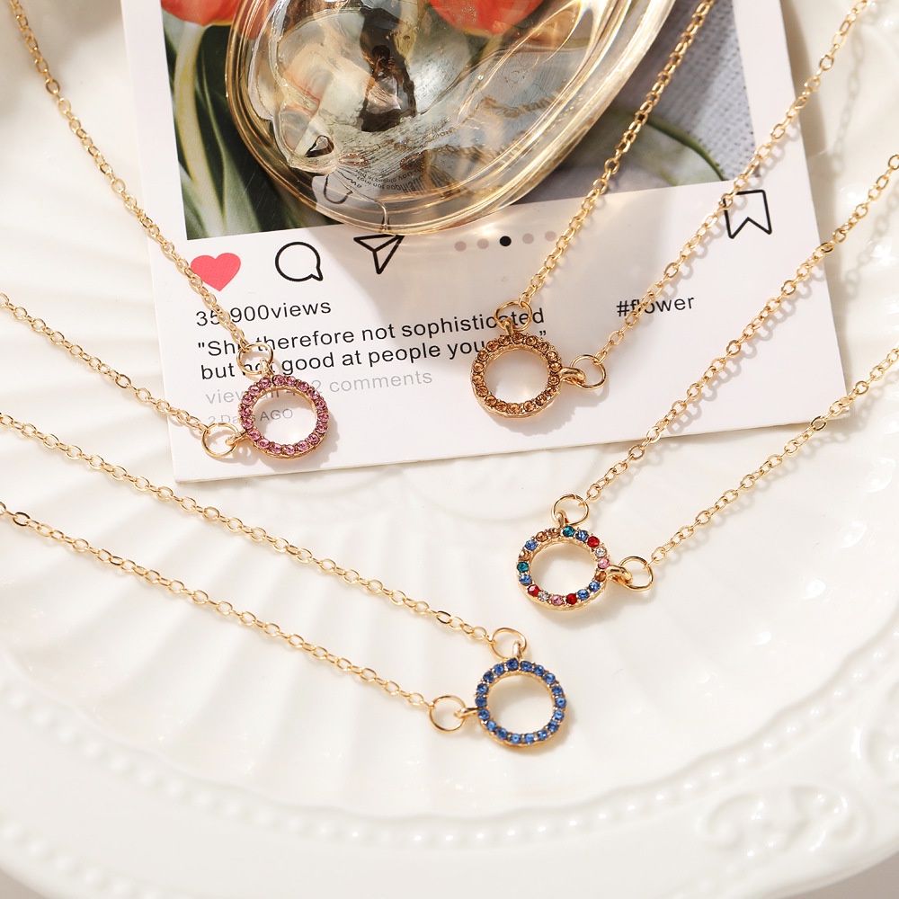 Fashion Personalized Rhinestone Circle Pendant Necklace for Women 