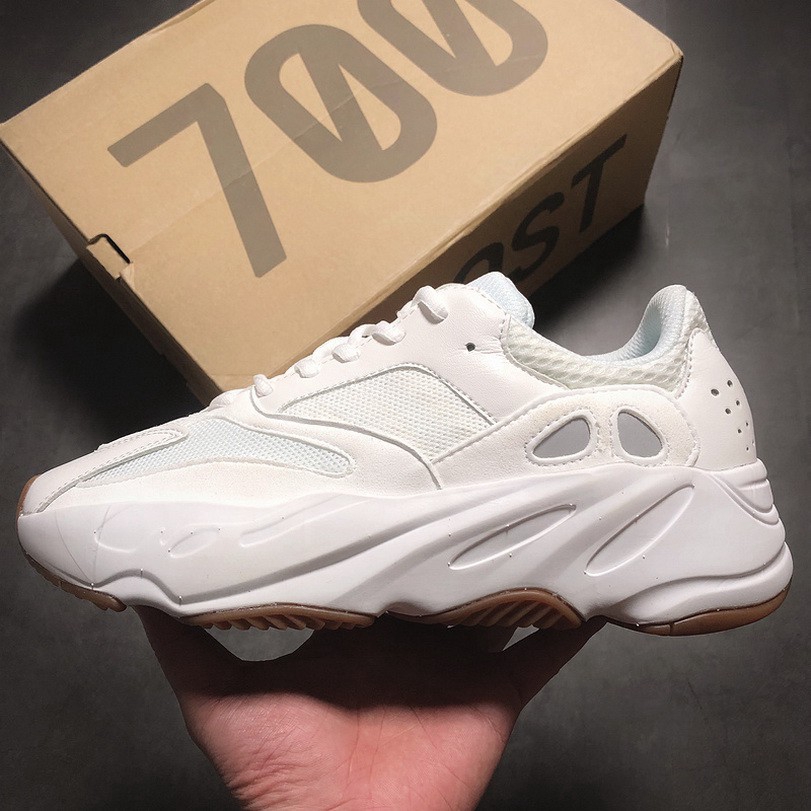 basket yeezy boost 700