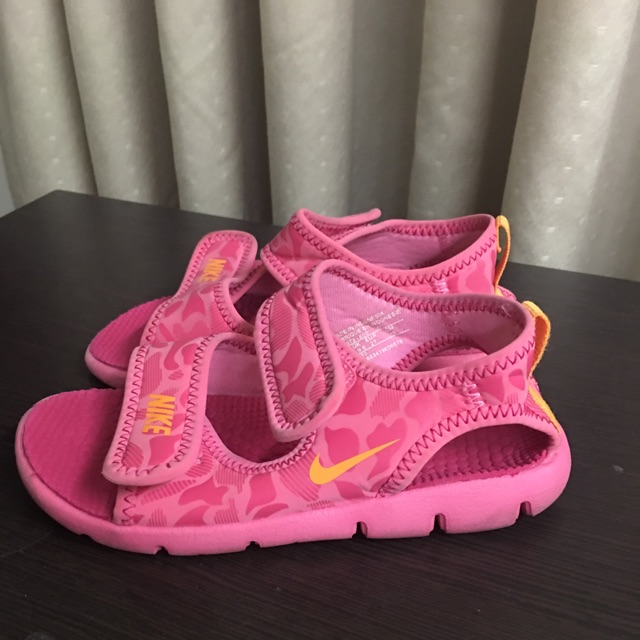 baby girl nike sandals