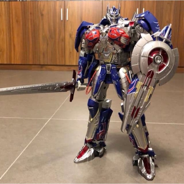 challenger optimus prime toy