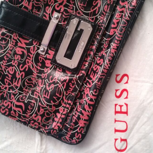 guess red clutch bag