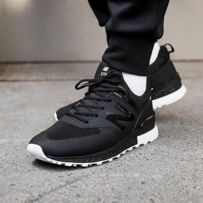 adidas yeezy 700 bianche e rosse