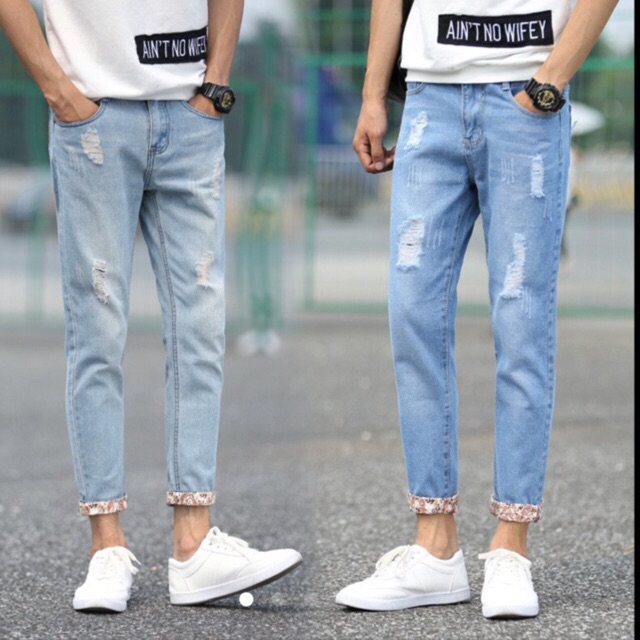 denim pants ripped