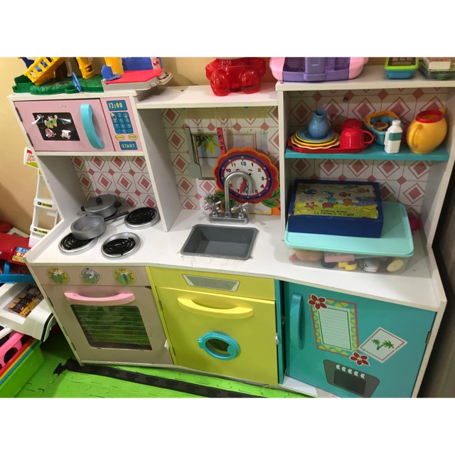 pretend play kitchen