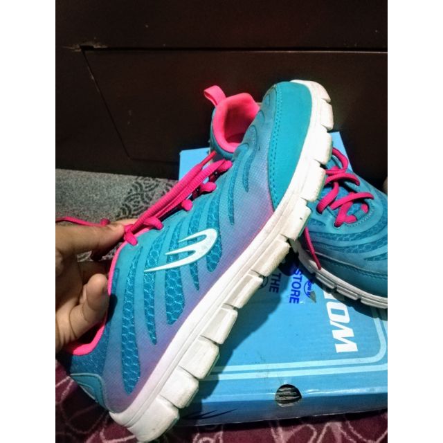 world balance rubber shoes white