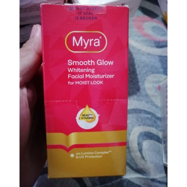 myra smooth glow whitening facial moisturizer