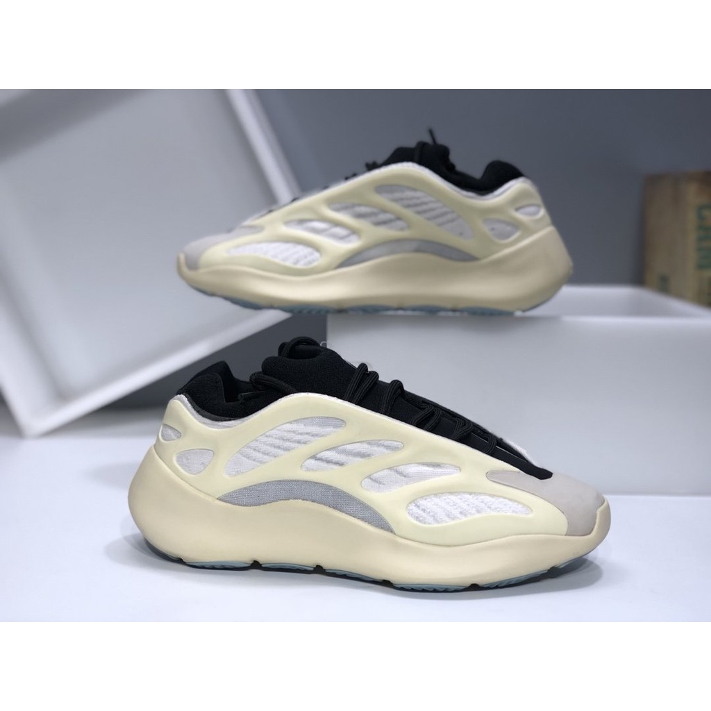 yeezy boost 700v3