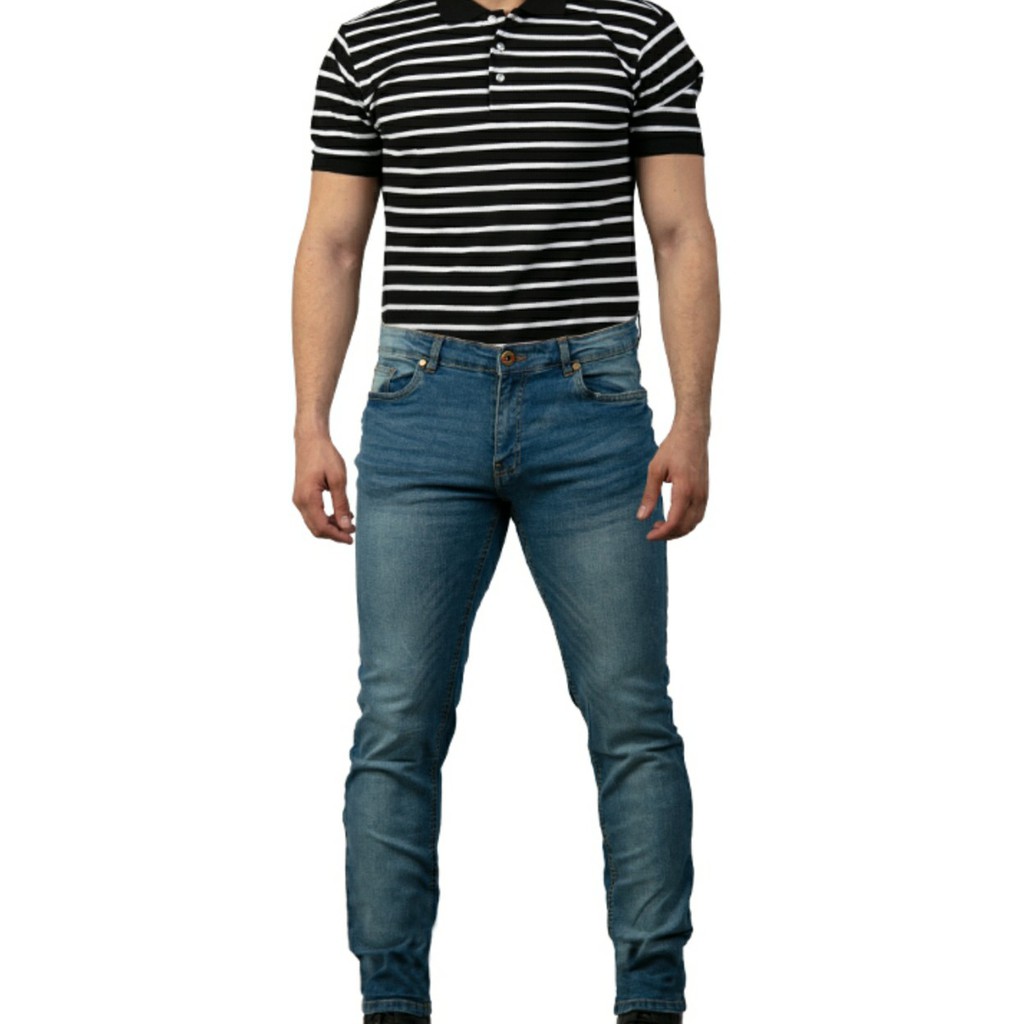 skinny jeans and polo shirt