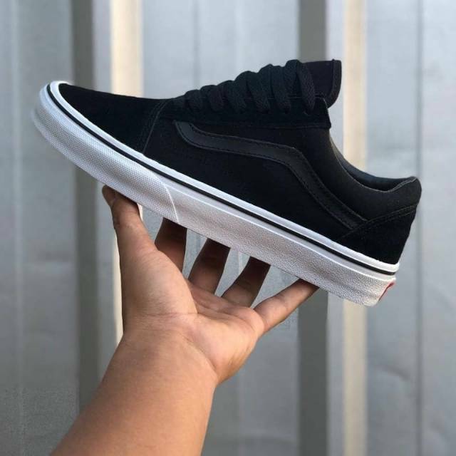 full black vans