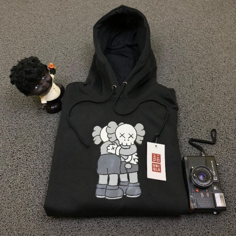 HITAM Uniqlo x kaws sesame premium Black pullover hoodie full tag