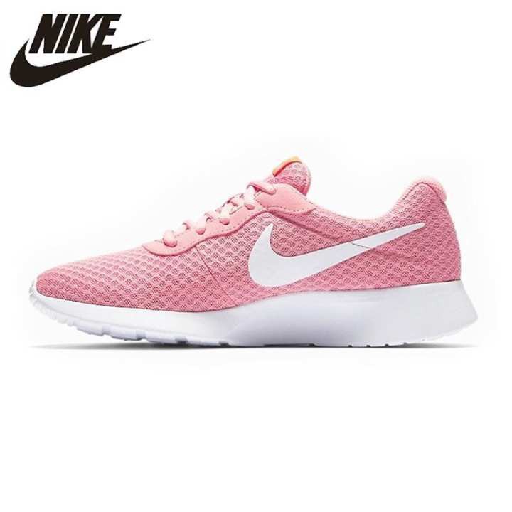 nike tanjun women's athletic shoes