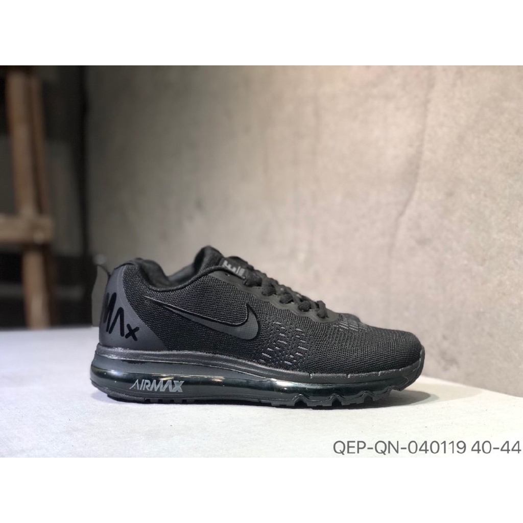 old nike training shoes