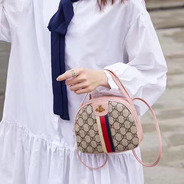 gucci sling bag with bee