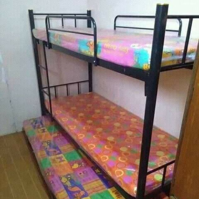 double deck bed with pull out