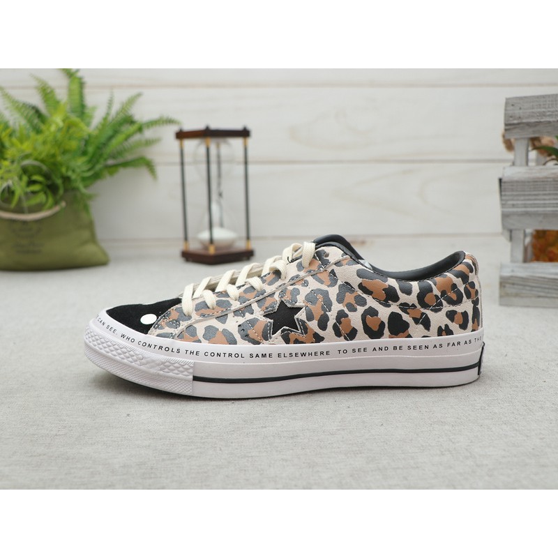 converse one star leopard