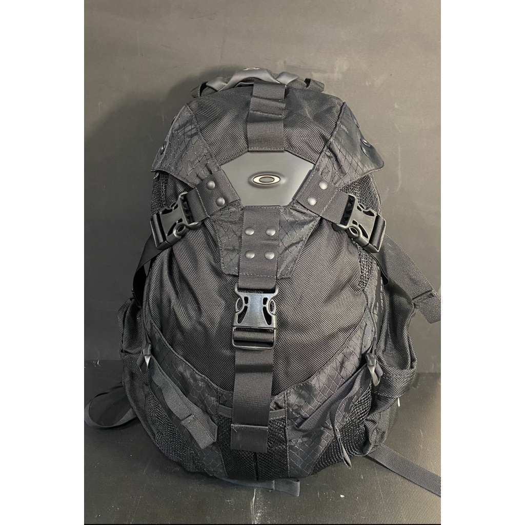 OAKLEY ICON backpack  SI standard issue - black | Shopee Philippines