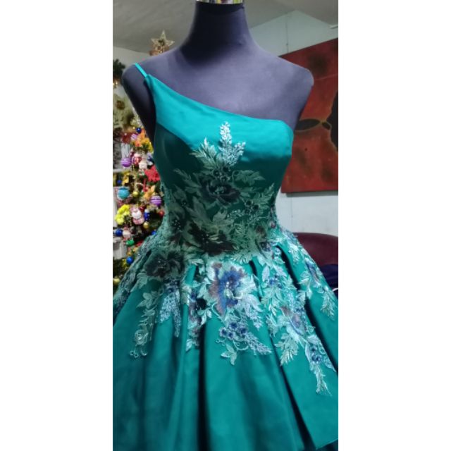 gown green