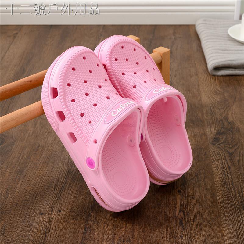 crocs female