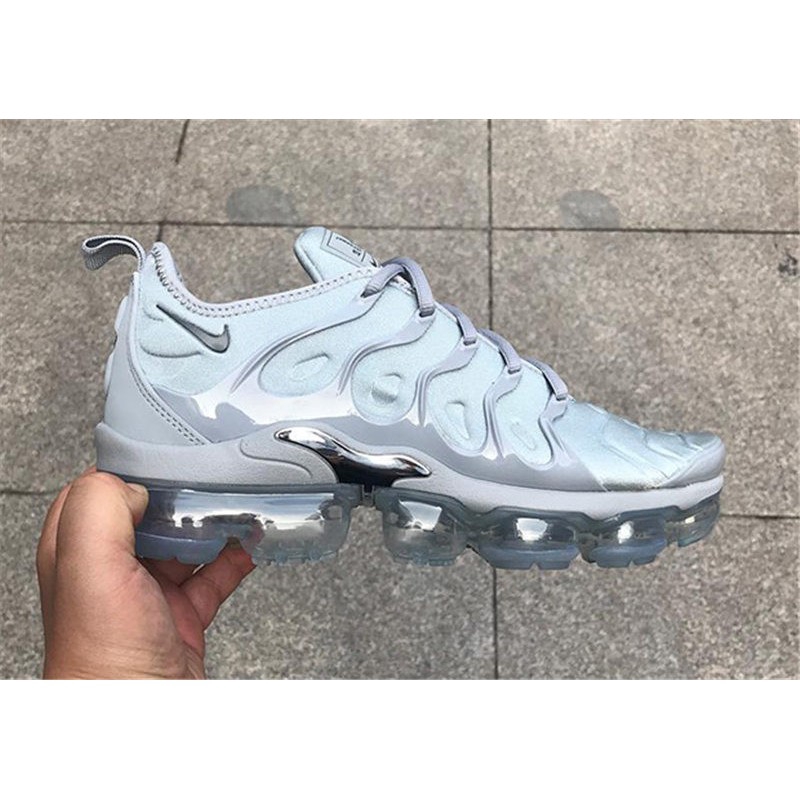 nike air vapormax plus grey mens