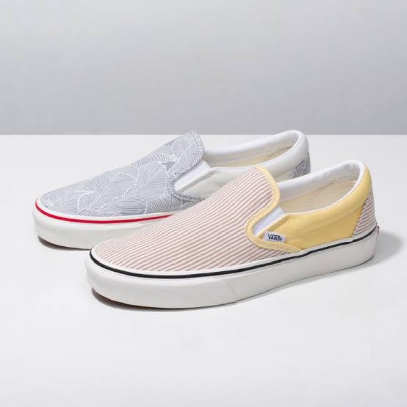 vans slip on mismatch