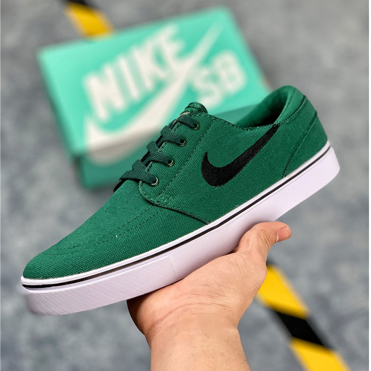 Кроссовки салатовые мужские. Nike SB Zoom Blazer Mid QS. Nike SB Zoom Blazer Premium. Tendance мужские зеленые кроссовки. Кроссовки тканевые найк зеленые.