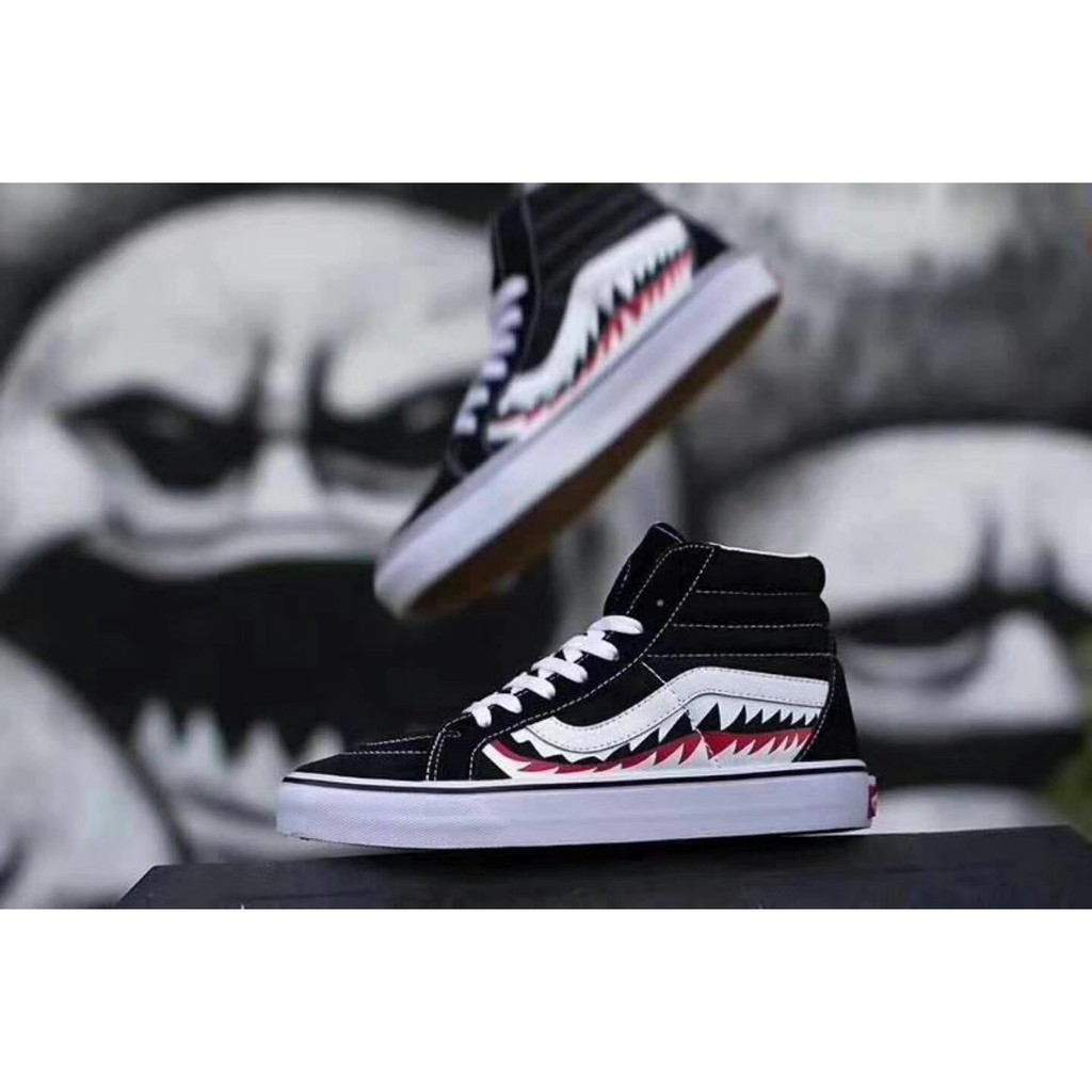 sepatu vans x bape