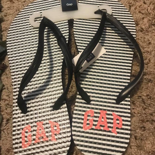 the gap slippers