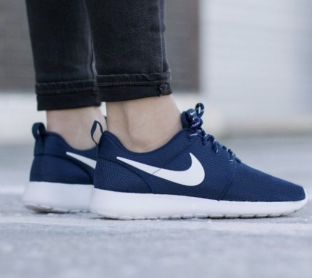 nike roshe run navy