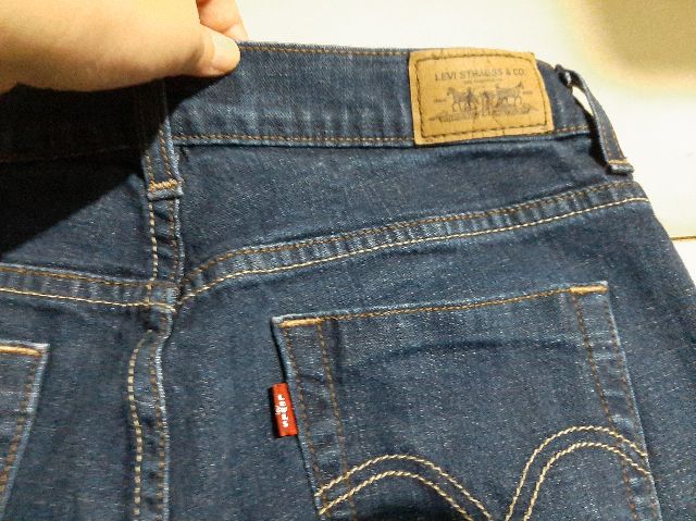 levis womens capri jeans