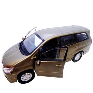 innova model toy car