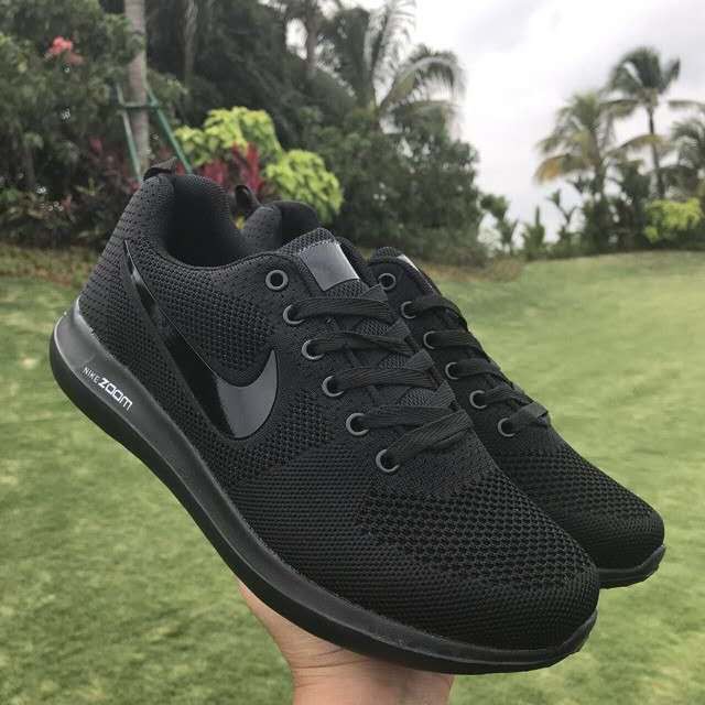 nike black shoes man