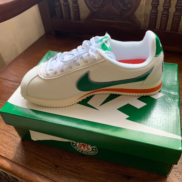 harga nike cortez stranger things