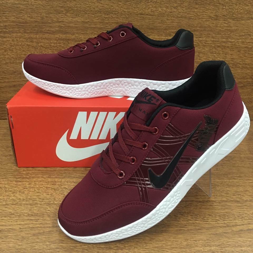 maroon color nike shoes