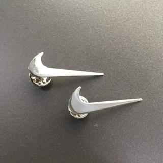 silver nike swoosh pin