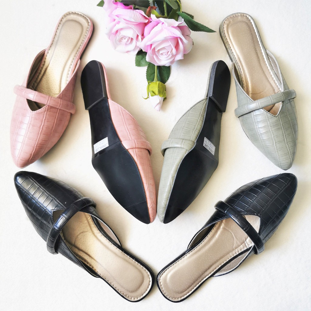 mules for narrow feet