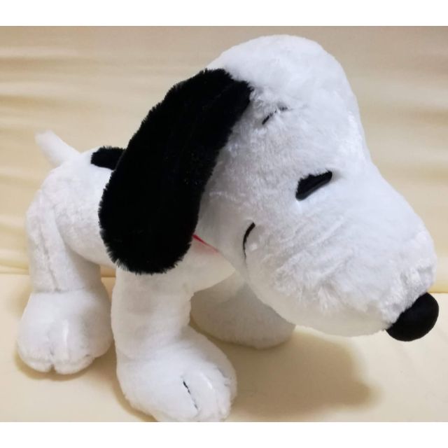 small snoopy stuffed animal