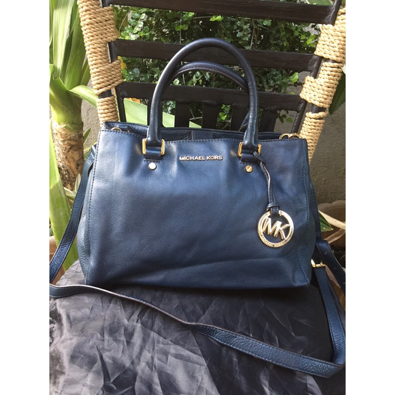 AUTHENTIC MICHAEL KORS Hamilton Medium Satchel 2-Way Bag, Luxury, Bags &  Wallets on Carousell